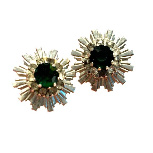 Vintage screw back earrings textured silvertone & deep green rhinestone centers - Picture 3 of 7